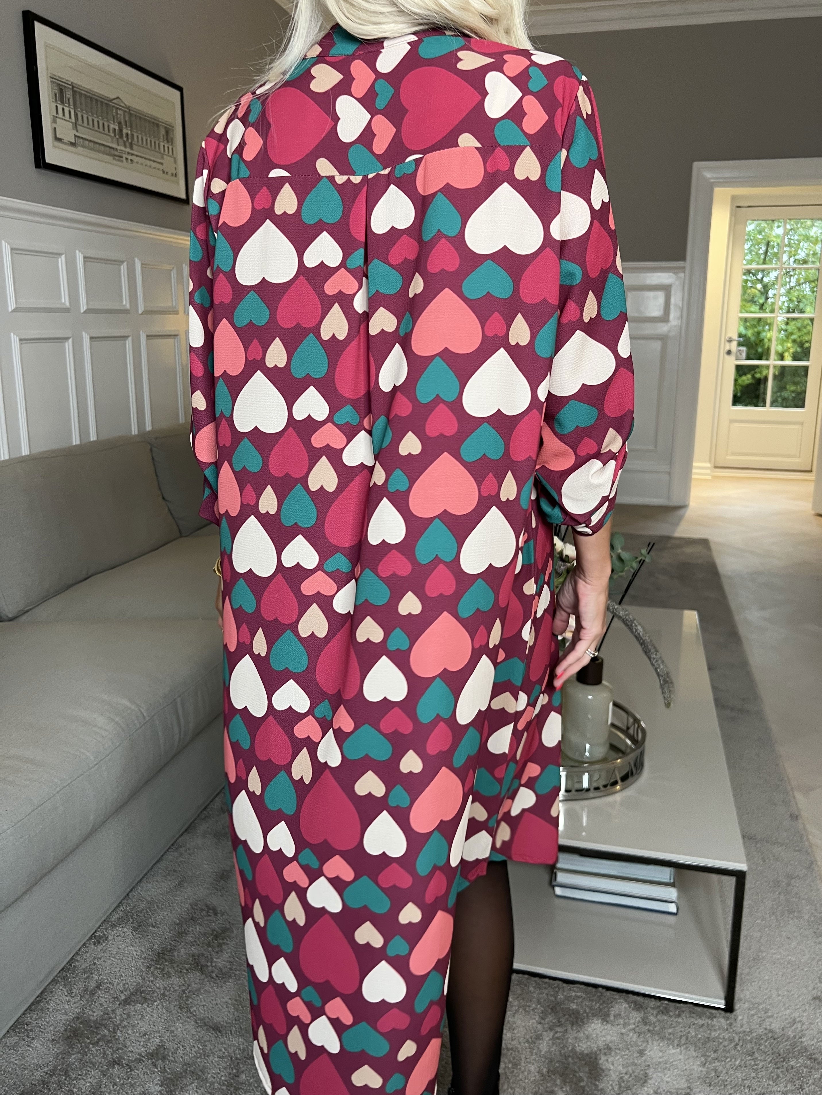 Vanesa Heart Long - Lätt och luftig klänning med hjärtmönster